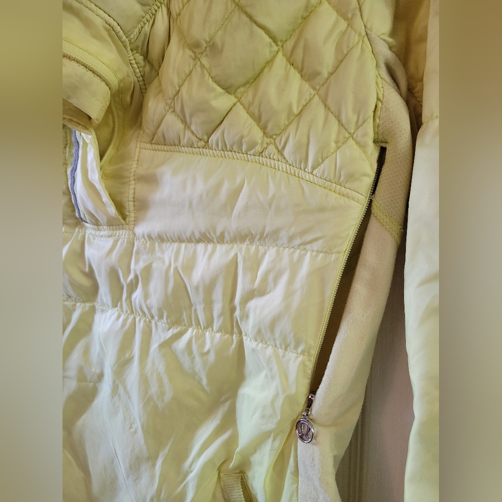 Lululemon What The Fluff Pullover Jacket Clarity Yellow Size 4 Quilted - Picture 3 of 14